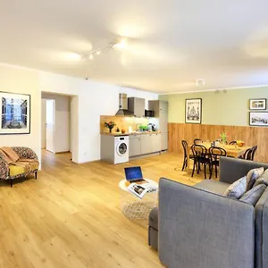 Jimmy's Dandelion Apartmanhotel