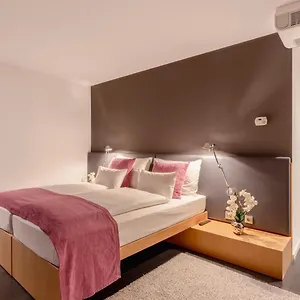 Roomz - Business Design Hotel