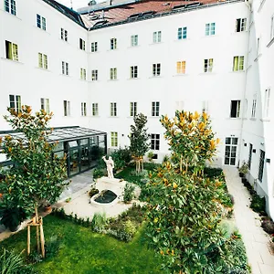 Mynext - Johannesgasse *** Viena